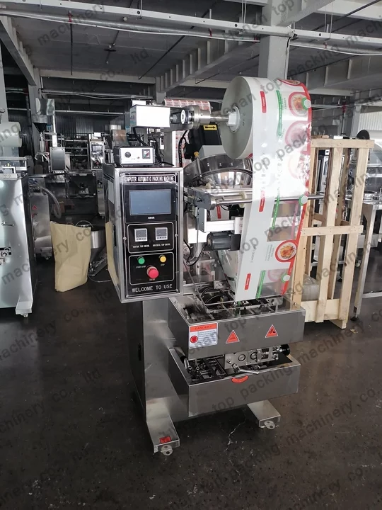 Flour packing machine for small bags