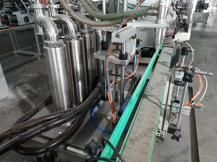 Why Choose A Filling Machine For Bottled Water? 3 Commercial water bottling machine